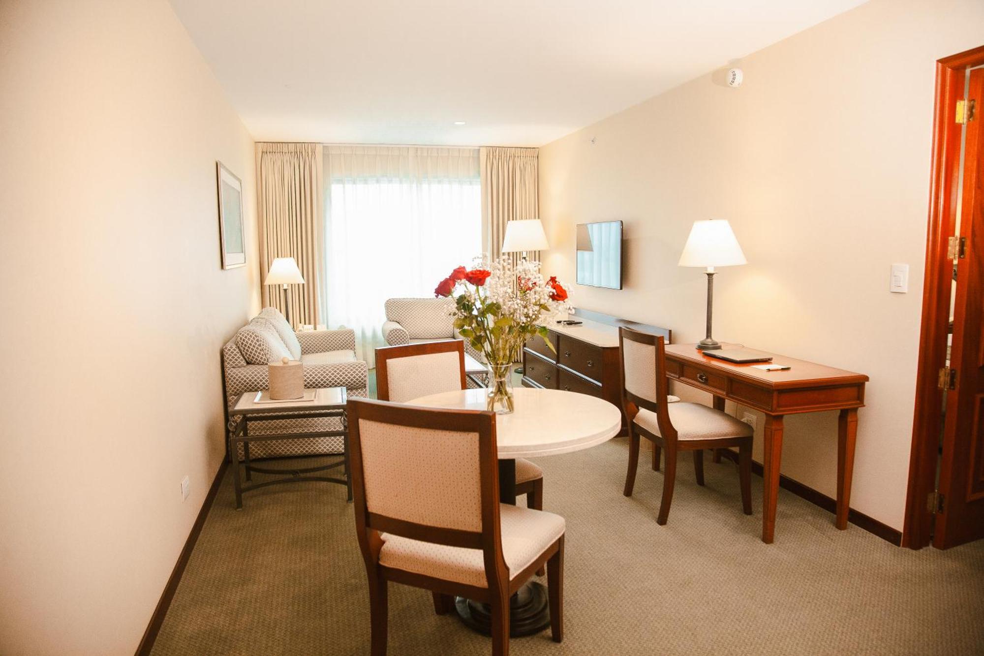Los Tallanes Hotel & Suites Lima Zewnętrze zdjęcie