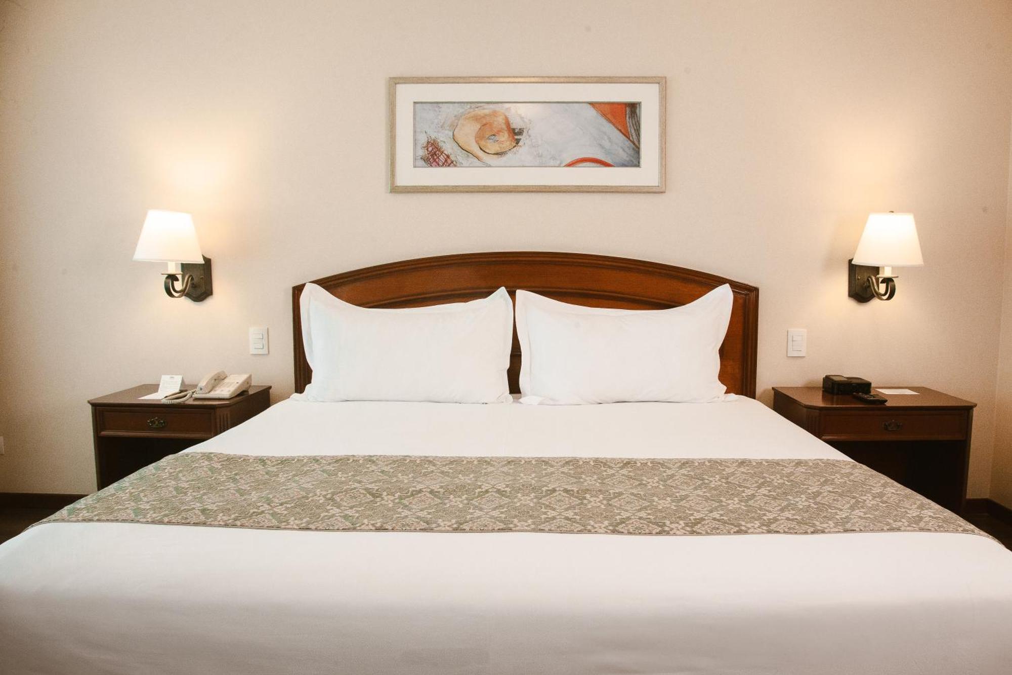 Los Tallanes Hotel & Suites Lima Zewnętrze zdjęcie